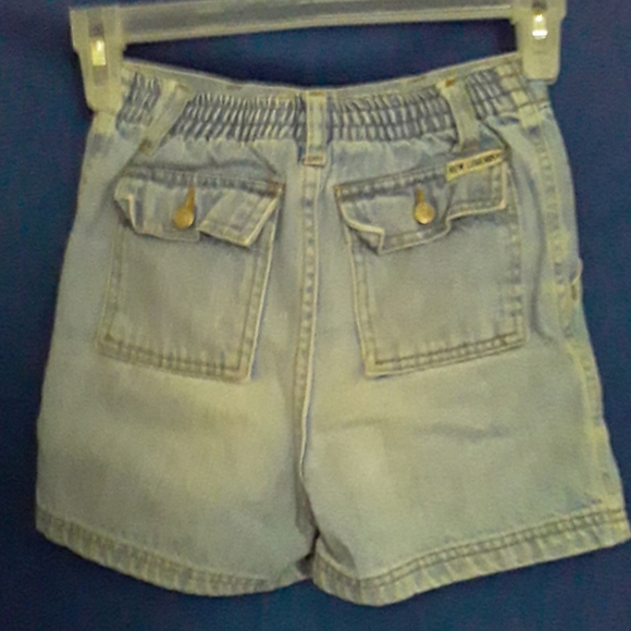 Shorts - Picture 2 of 8